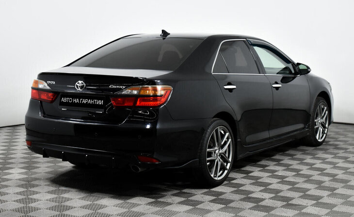 Toyota Camry - Фото 4