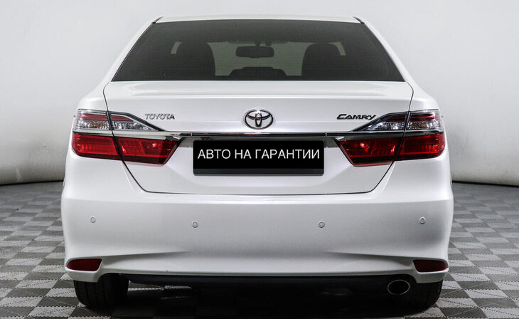 Toyota Camry - Фото 3