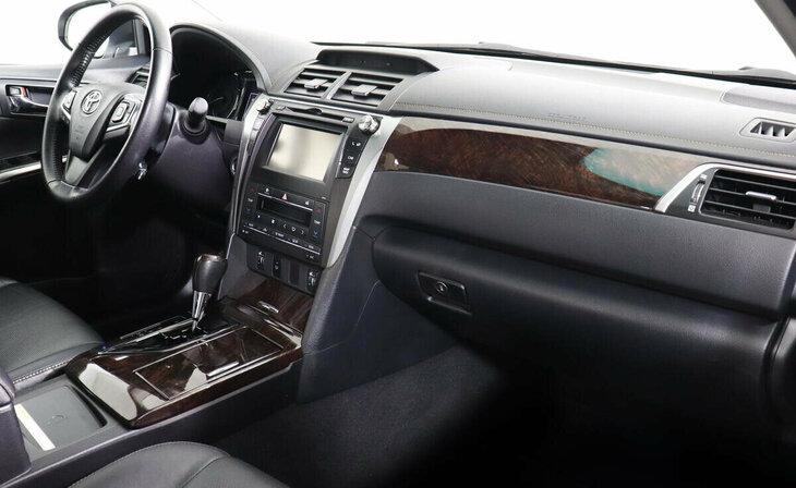 Toyota Camry - Фото 4