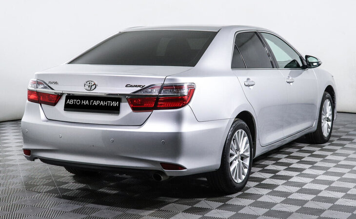 Toyota Camry - Фото 2