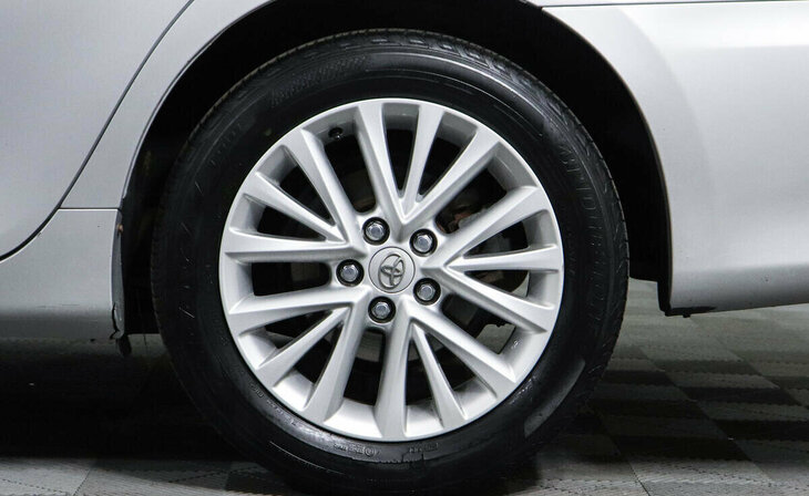 Toyota Camry - Фото 4