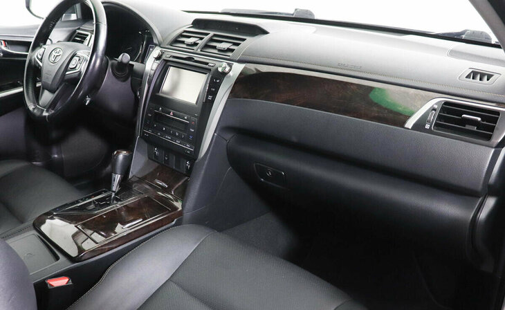 Toyota Camry - Фото 5