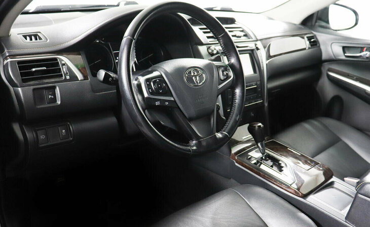 Toyota Camry - Фото 7