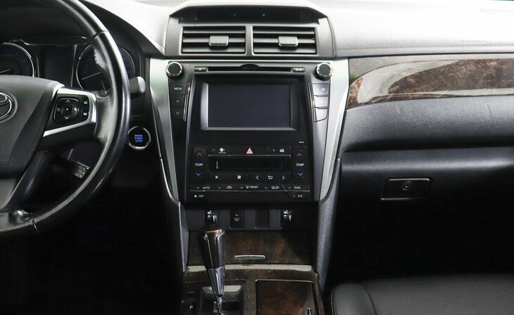 Toyota Camry - Фото 8