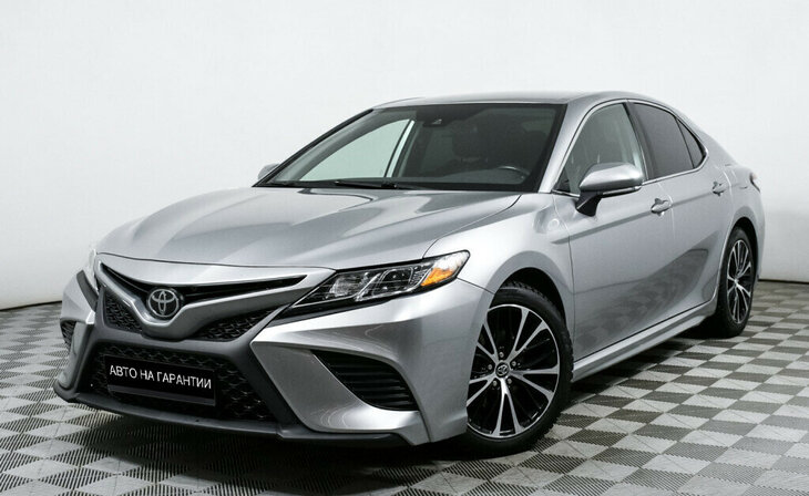 Toyota Camry - Фото 0