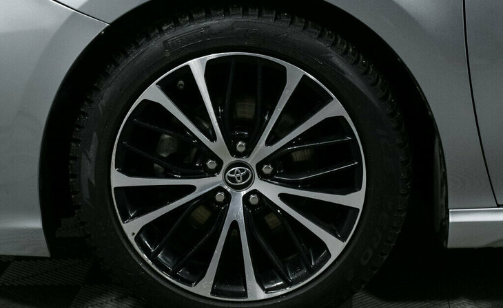 Toyota Camry - Фото 4