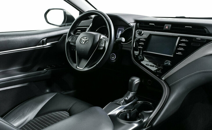 Toyota Camry - Фото 5