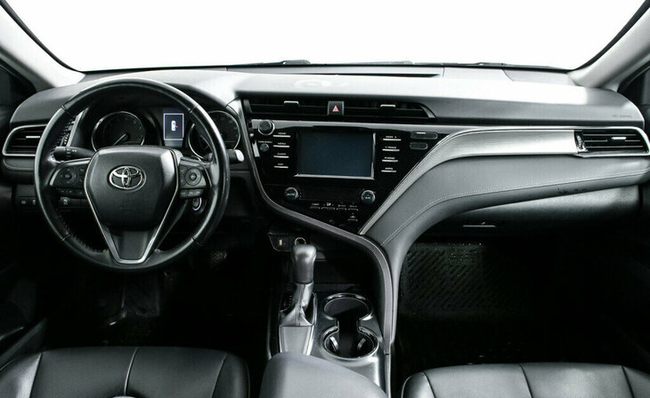 Toyota Camry - Фото 6