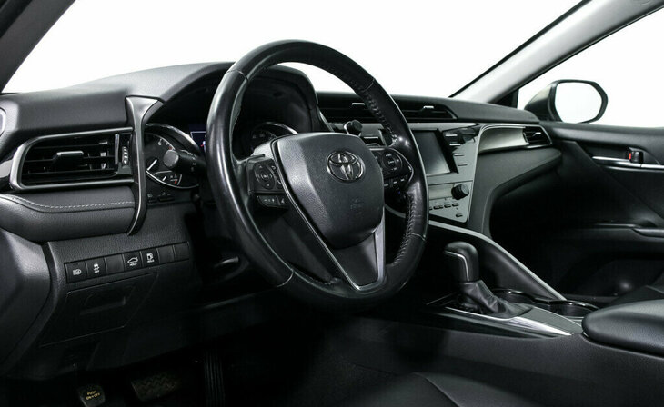 Toyota Camry - Фото 7