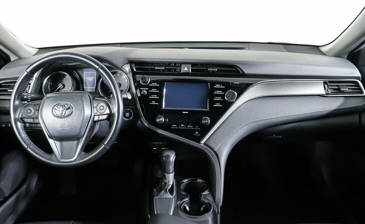 Toyota Camry - Фото 9