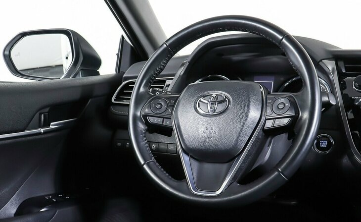 Toyota Camry - Фото 11