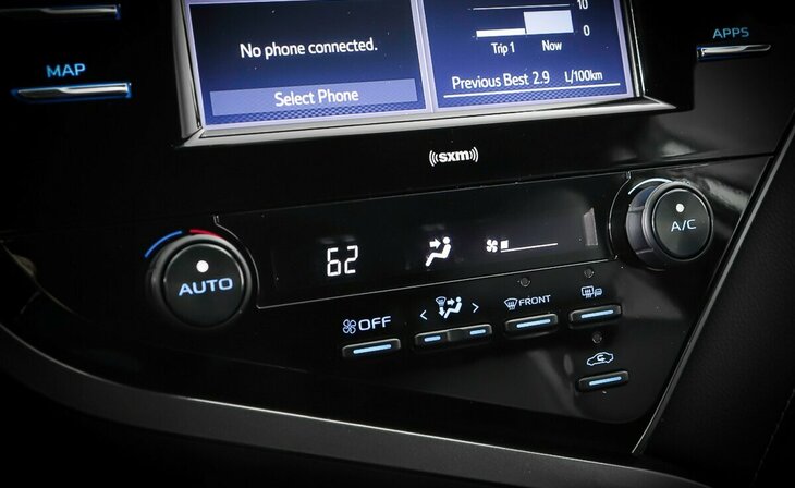 Toyota Camry - Фото 16