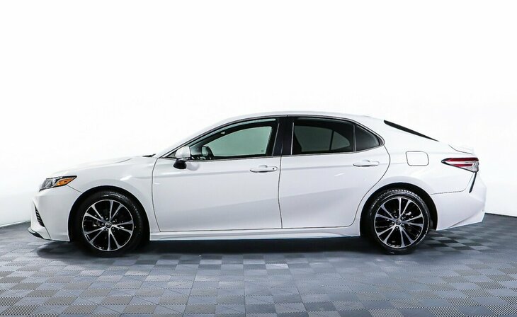 Toyota Camry - Фото 2