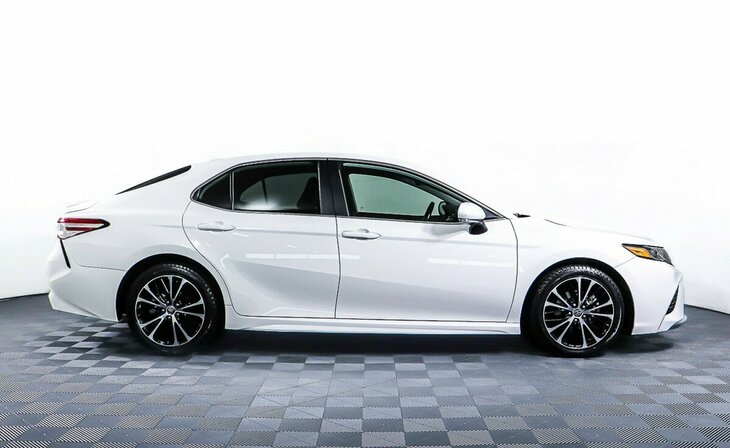 Toyota Camry - Фото 3