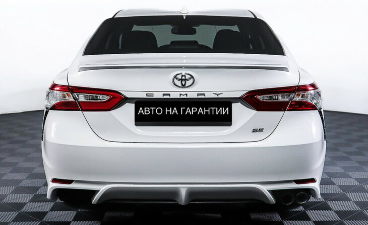 Toyota Camry - Фото 5