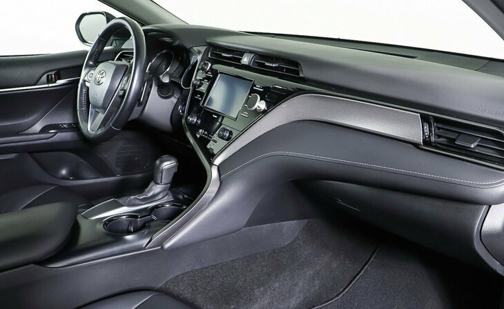 Toyota Camry - Фото 8