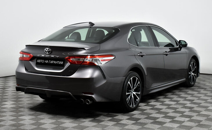 Toyota Camry - Фото 4