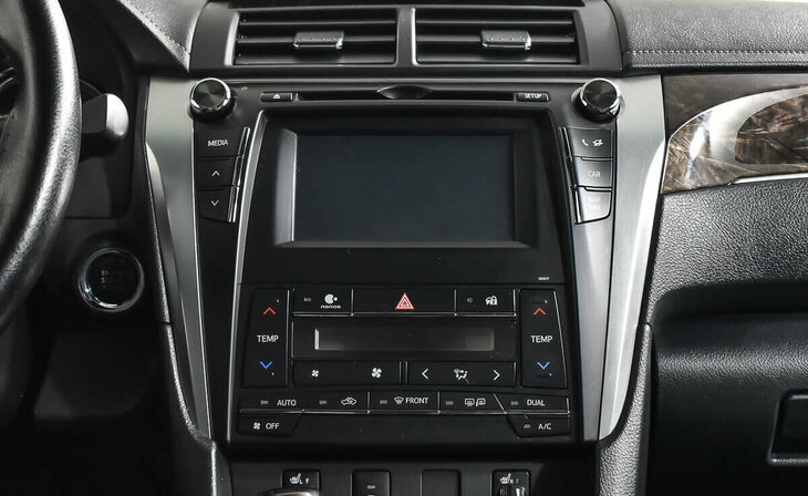 Toyota Camry - Фото 12