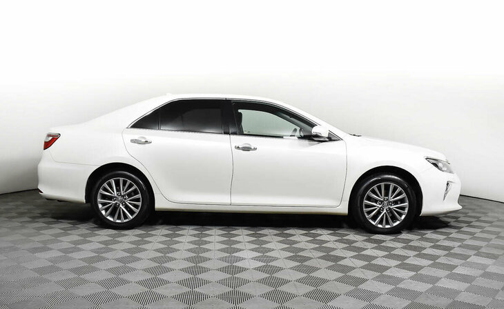 Toyota Camry - Фото 3