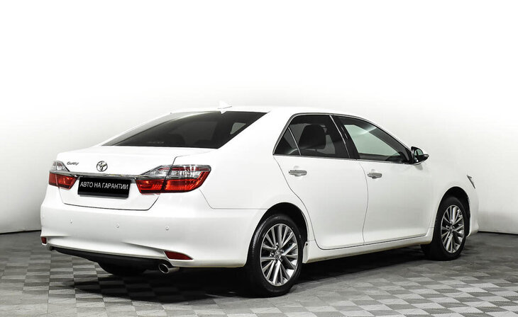 Toyota Camry - Фото 4