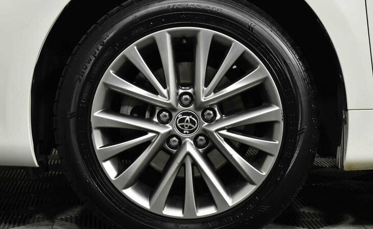 Toyota Camry - Фото 7