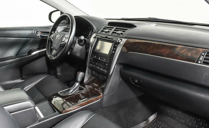 Toyota Camry - Фото 8