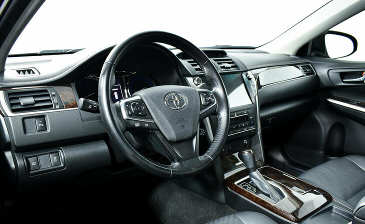 Toyota Camry - Фото 9