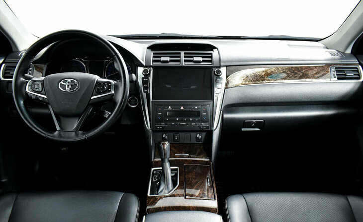 Toyota Camry - Фото 10