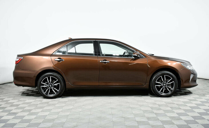 Toyota Camry - Фото 3