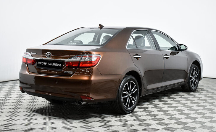 Toyota Camry - Фото 4