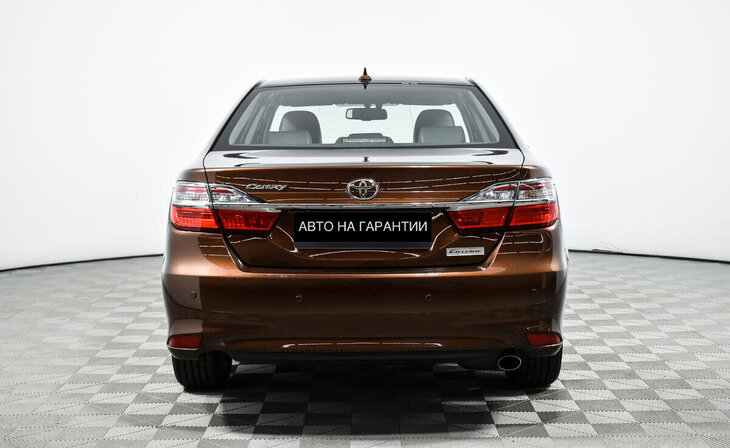 Toyota Camry - Фото 5