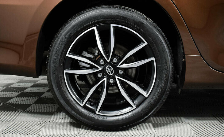 Toyota Camry - Фото 7