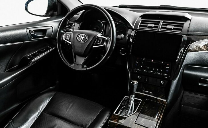 Toyota Camry - Фото 9