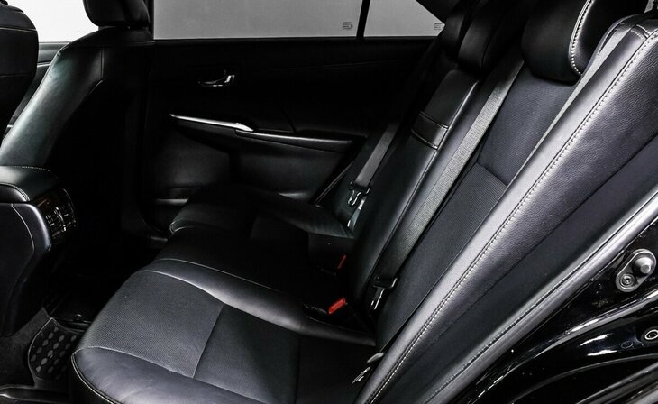 Toyota Camry - Фото 13