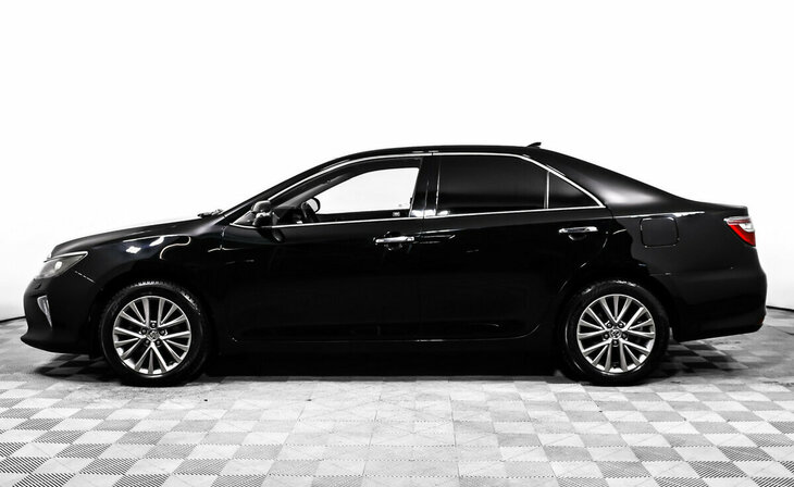 Toyota Camry - Фото 2