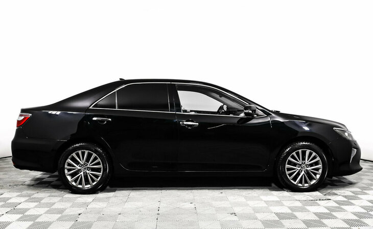 Toyota Camry - Фото 3