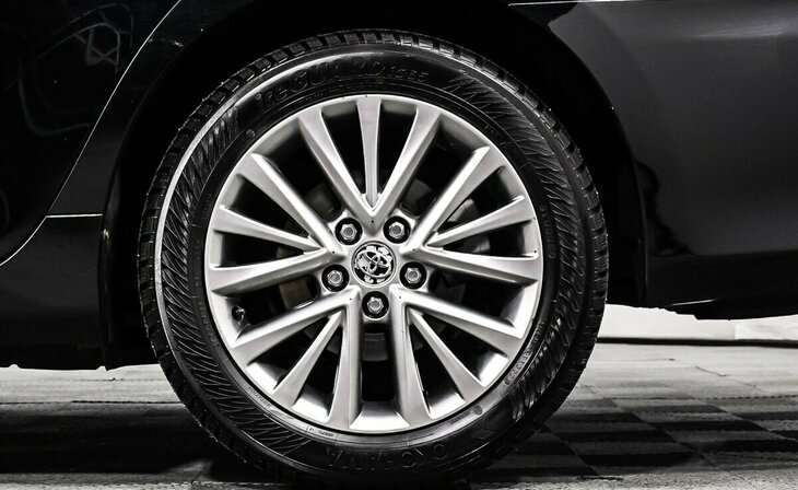 Toyota Camry - Фото 6