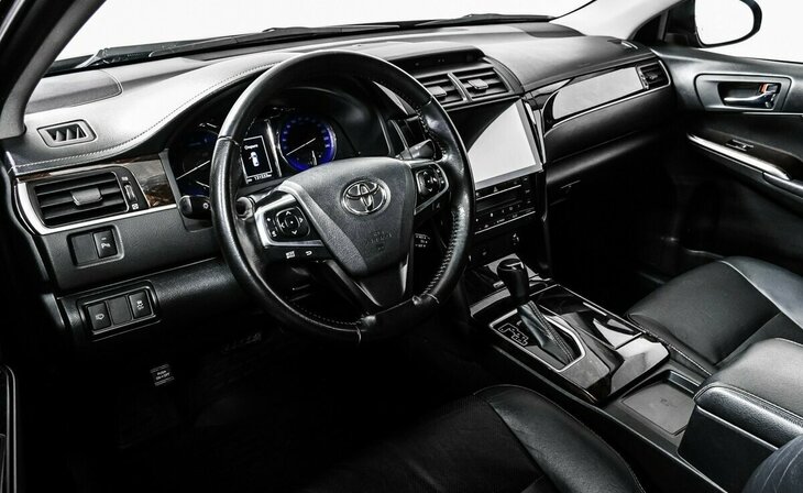 Toyota Camry - Фото 8