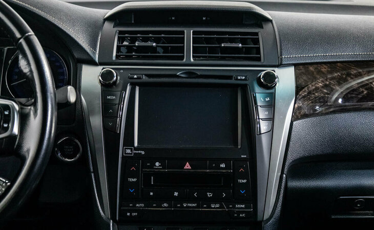 Toyota Camry - Фото 9