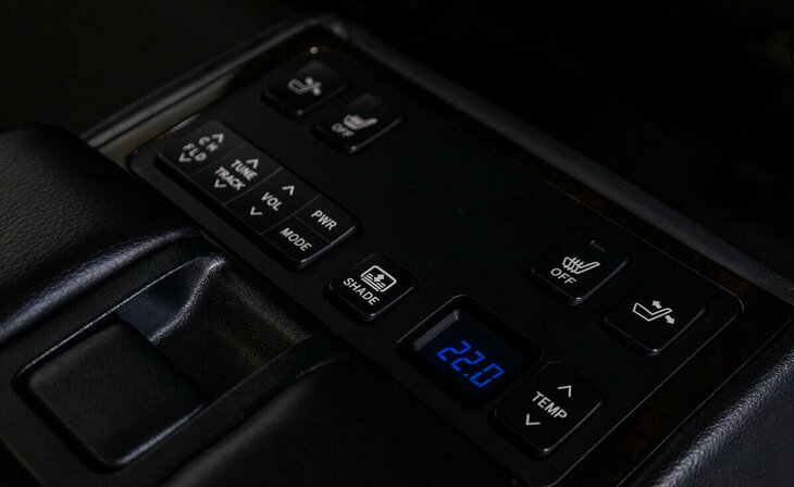 Toyota Camry - Фото 13