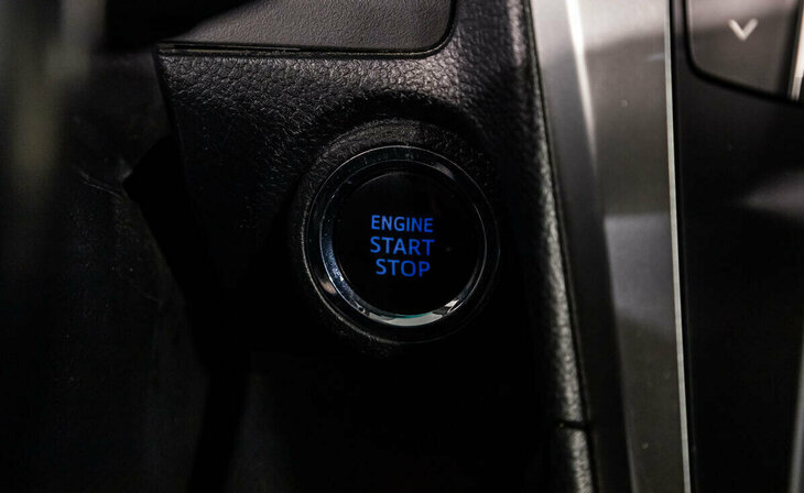 Toyota Camry - Фото 15