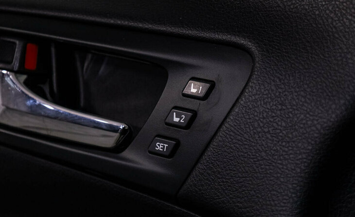 Toyota Camry - Фото 19