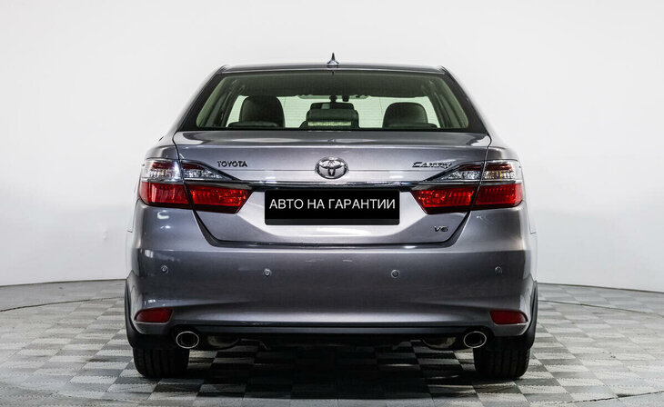 Toyota Camry - Фото 3