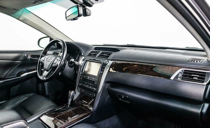 Toyota Camry - Фото 4