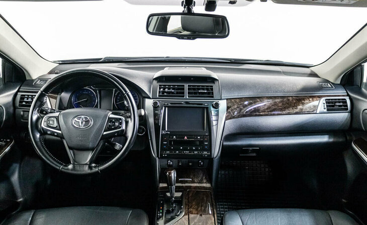 Toyota Camry - Фото 5