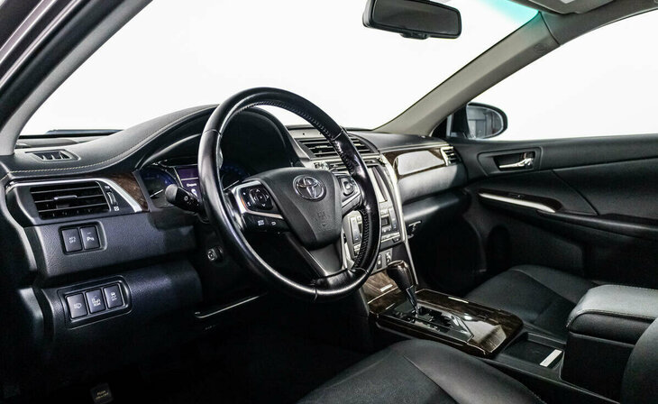Toyota Camry - Фото 6