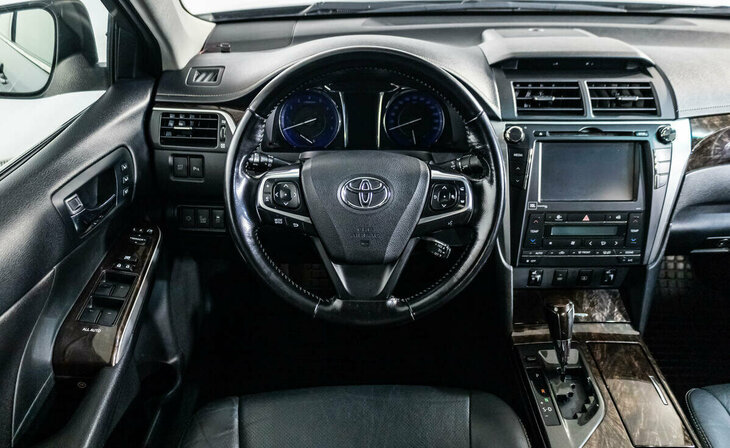 Toyota Camry - Фото 7