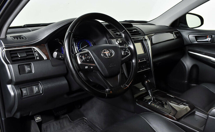 Toyota Camry - Фото 8