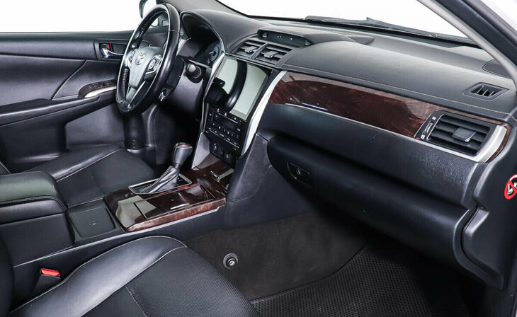 Toyota Camry - Фото 9