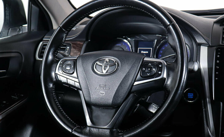 Toyota Camry - Фото 12